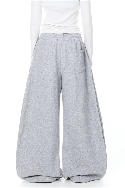 Contrast Print Curved Leg Wide Pants
