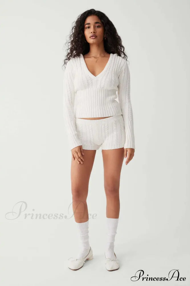 Long Sleeve Knitted V-Neck Graceful Hooded Sweater And Shorts Set