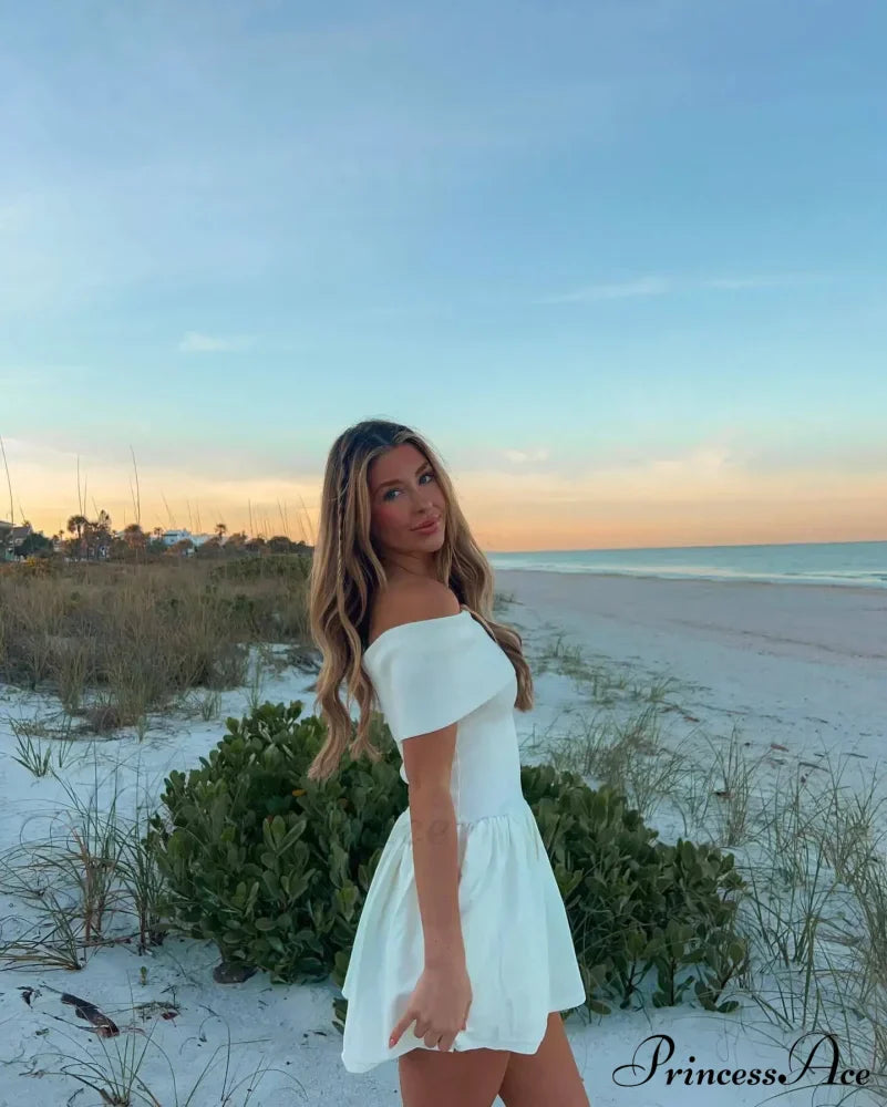 Off Shoulder Stylish Pleated Mini Dress